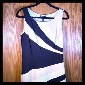 WhIte House Black Market sleeveless dress